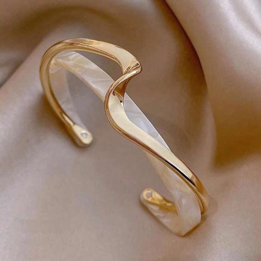 New 24k Gold Plated and Pearl Twist Cuff Bracelet